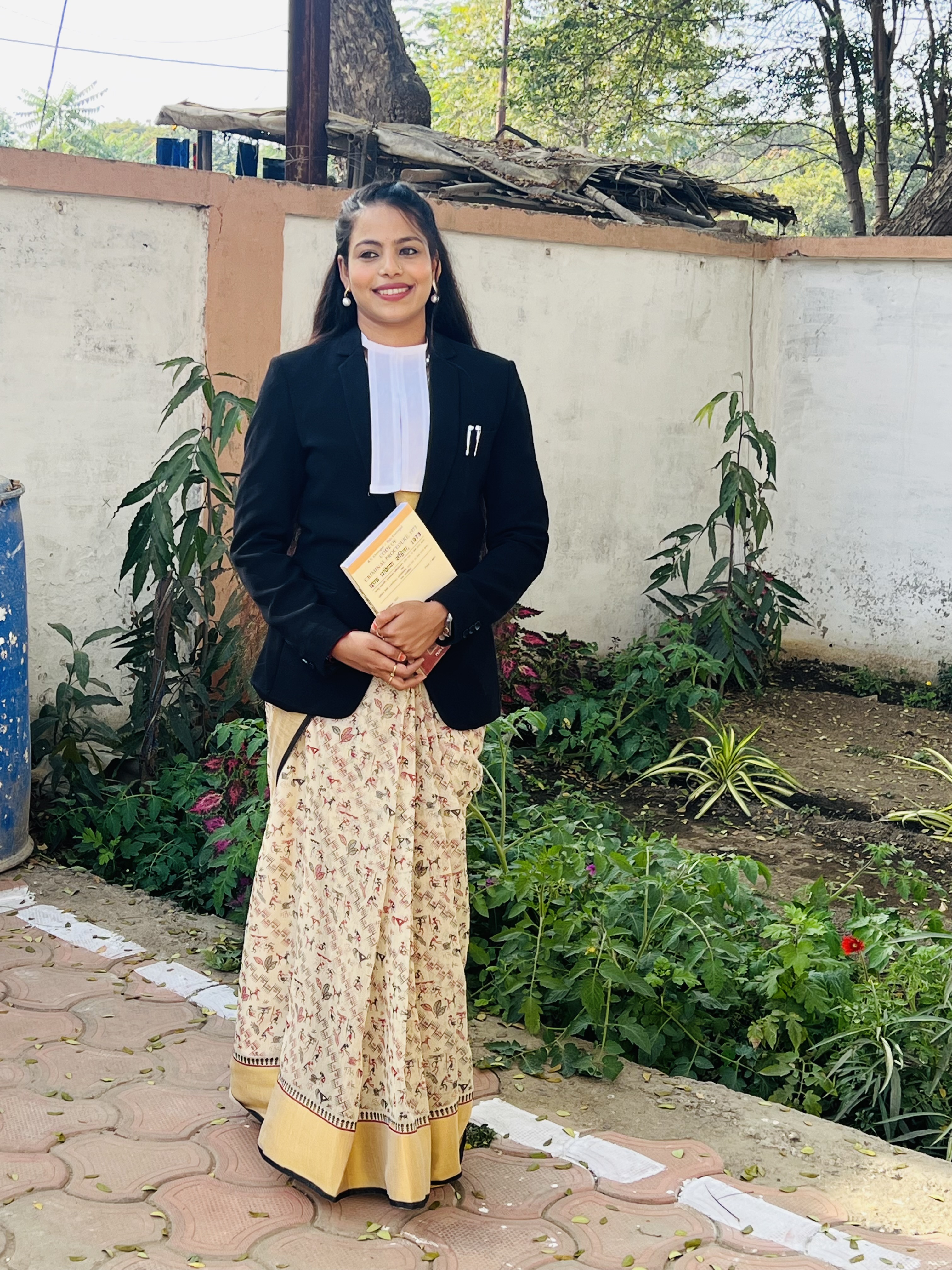 Adv.Surbhi Jain