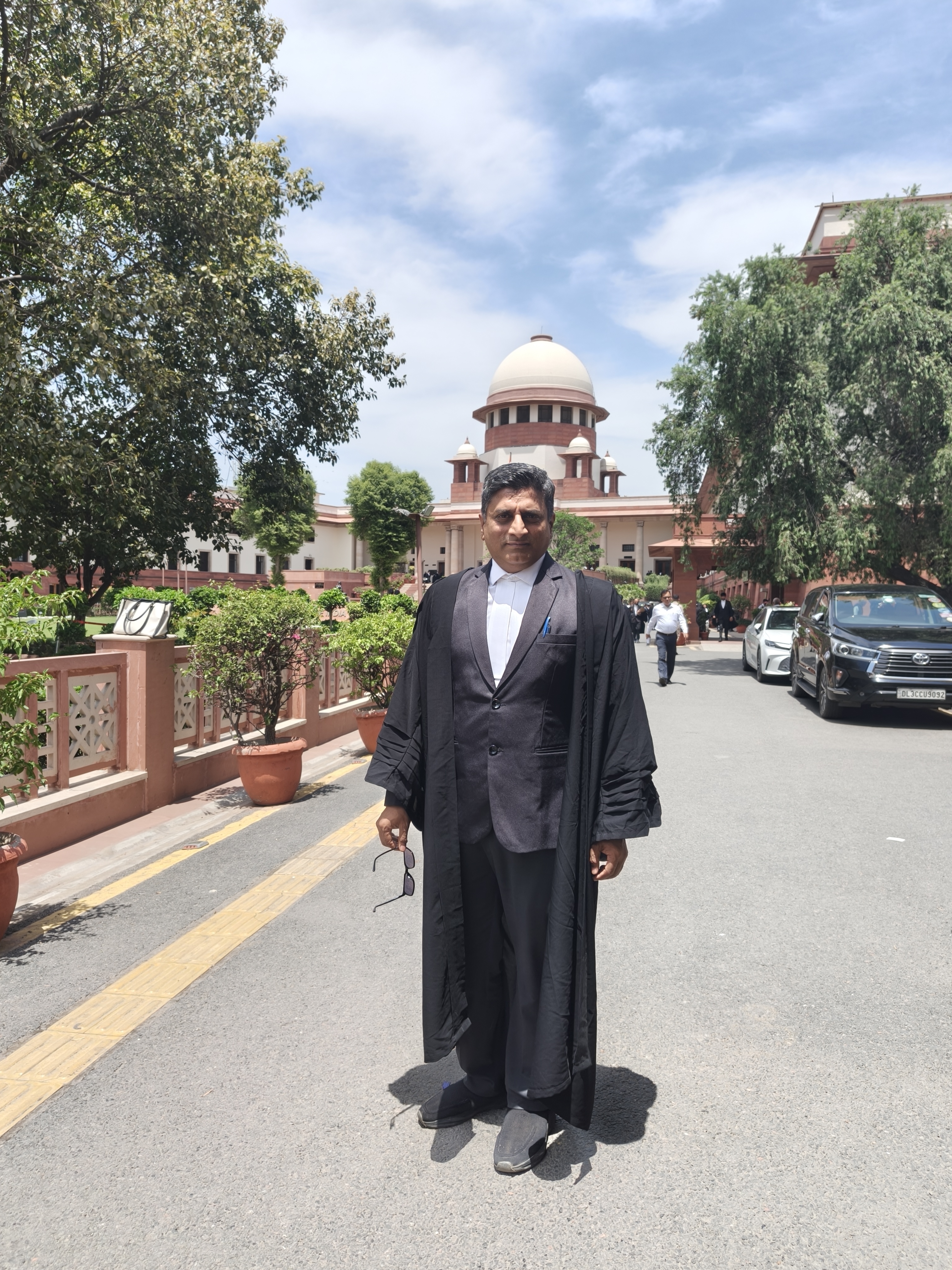 Dr Karan Singh Narang Adv