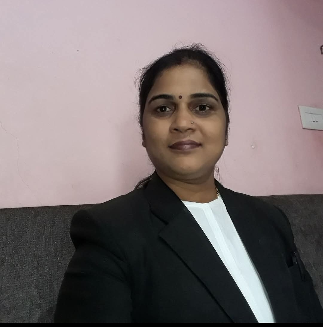 Adv Meenakshi  Lodhi