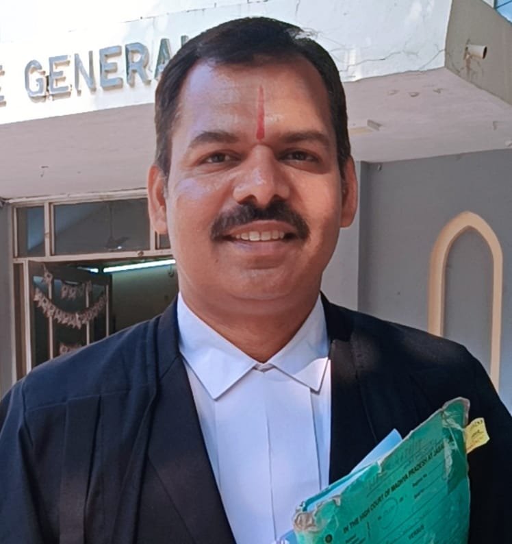 Adv. Amardeep Jaiswal, Founder of VakeelSahab.in